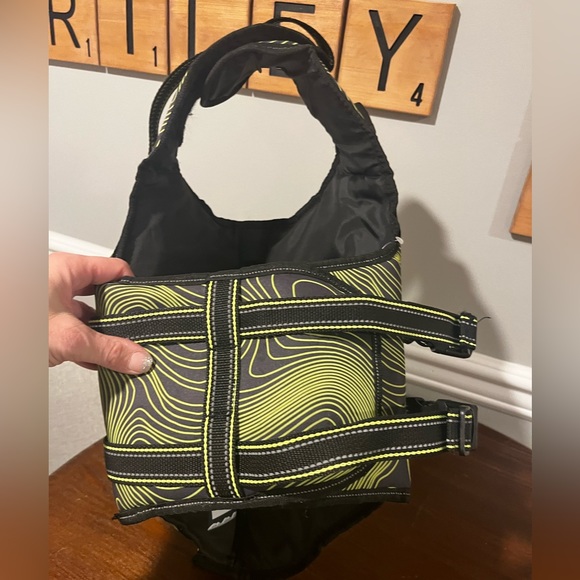 Arcadia Trail Flotation Coat for Dogs - Size Medium Slightly used - Picture 9 of 13